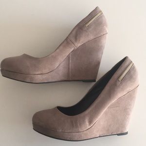 Taupe wedges